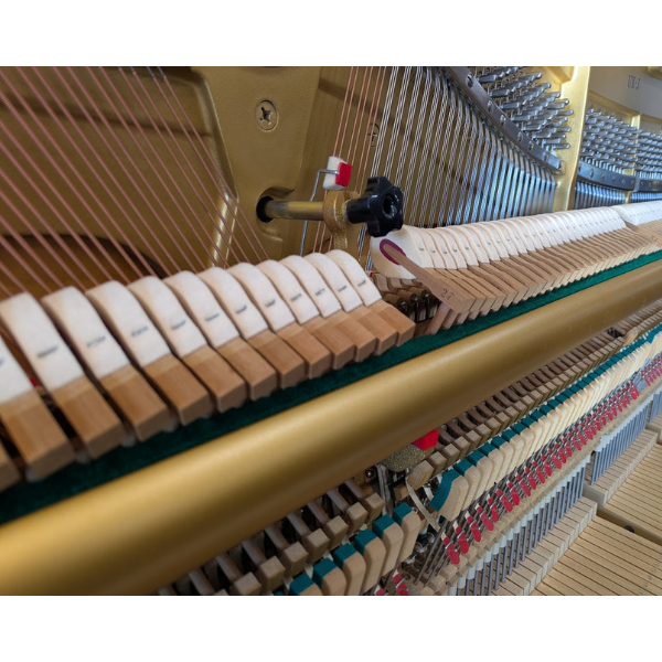 Yamaha UX3 Refurbished Upright Piano (SN3996416)