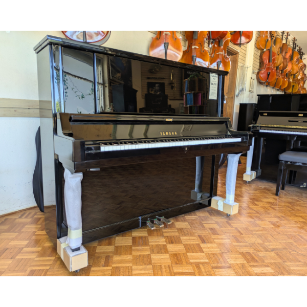 Yamaha YUA Refurbished Upright Piano (SN3112952)